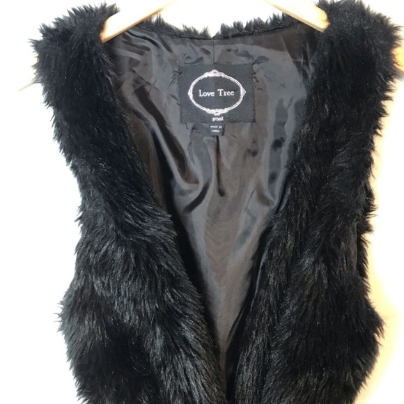 LOVE TREE Faux Fur Vest Black - Picture 5 of 8